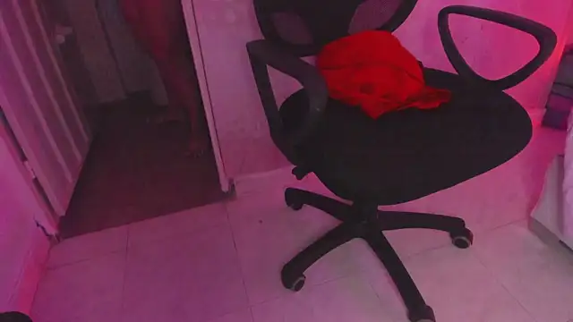 NATASHAMARTIX online show from 28, 4, 2026