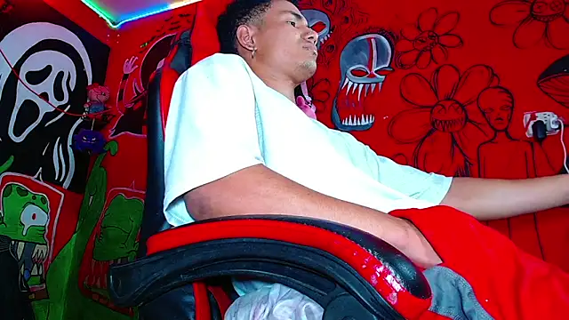 Nikkithebeastx online show from 21, 4, 2026