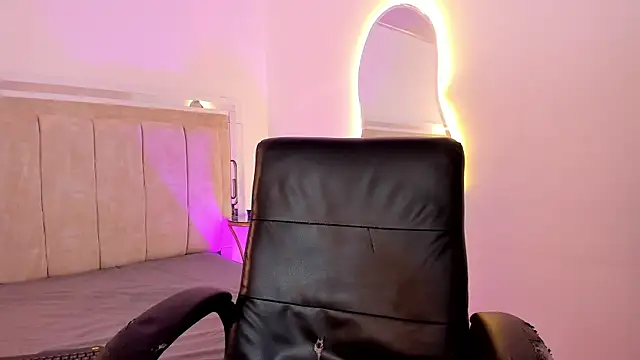 DaniaMiller  online show from 23, 4, 2026