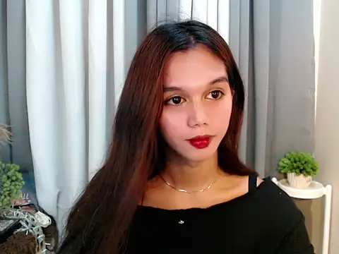 Snapshot of marie_castro chatting on 7, 5, 2026 marie castro online show from 7, 5, 2026