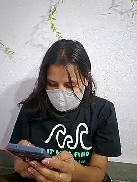 missnaina1 online show from 17, 4, 2026