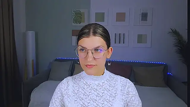 AnnaThorne online show from 29, 5, 2026