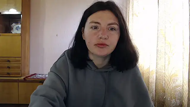 AlinaxJames online show from 28, 4, 2026