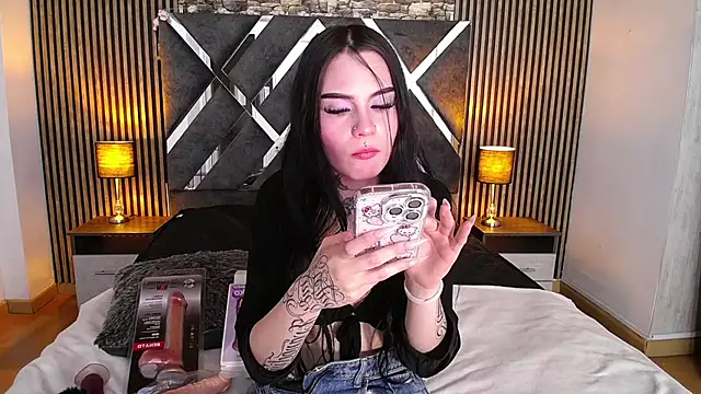 Veronica Lodge7 online show from 23, 4, 2026