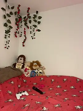 Daphnne Curly online show from 19, 4, 2026