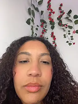 Snapshot of Daphnne_Curly chatting on 17, 7, 2026 Daphnne Curly online show from 17, 7, 2026