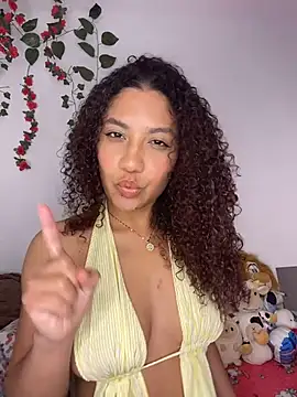 Snapshot of Daphnne_Curly chatting on 22, 7, 2026 Daphnne Curly online show from 22, 7, 2026