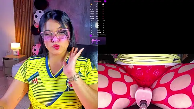 Snapshot of LuciaReid chatting on 7, 7, 2026 LuciaReid online show from 7, 7, 2026