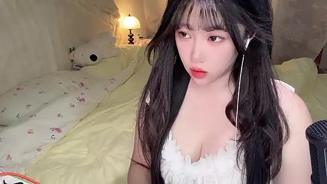 Snapshot of SweetButWildbaby chatting on 12, 5, 2026 SweetButWildbaby online show from 12, 5, 2026