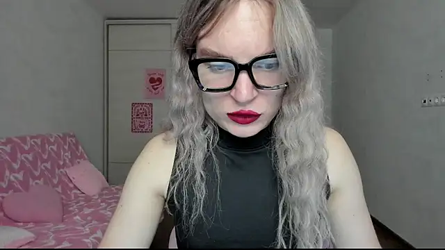 Snapshot of milliKira006 chatting on 29, 4, 2026 milliKira006 online show from 29, 4, 2026