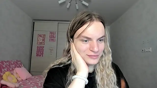 Snapshot of milliKira006 chatting on 26, 5, 2026 milliKira006 online show from 26, 5, 2026