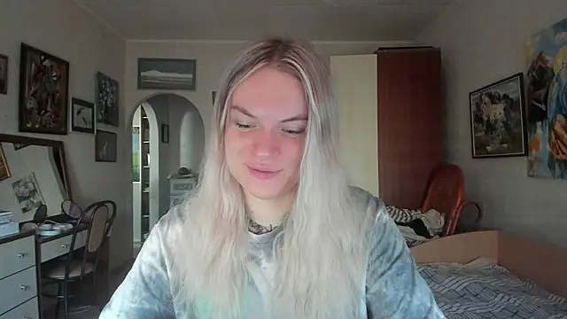 Snapshot of milliKira006 chatting on 3, 8, 2026 milliKira006 online show from 3, 8, 2026