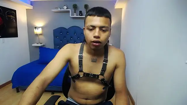 jacke stonne  online show from 22, 4, 2026