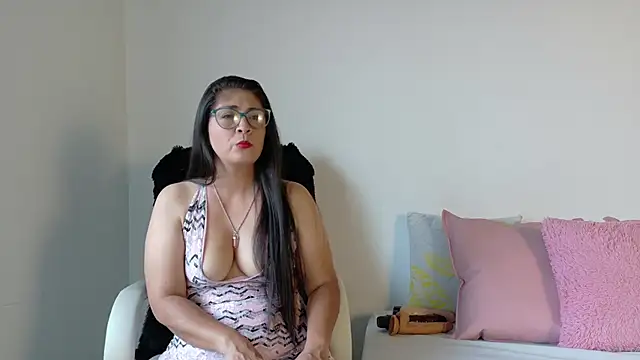 Camila model25 online show from 30, 5, 2026