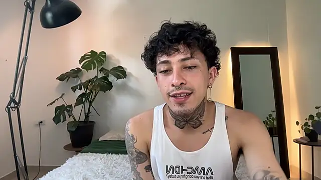 Snapshot of Noah_and_Steven chatting on 15, 5, 2026 Noah and Steven online show from 15, 5, 2026
