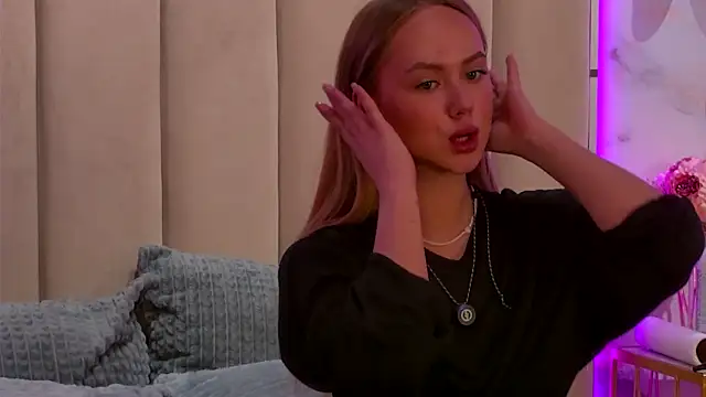 Emi Sterling online show from 18, 5, 2026