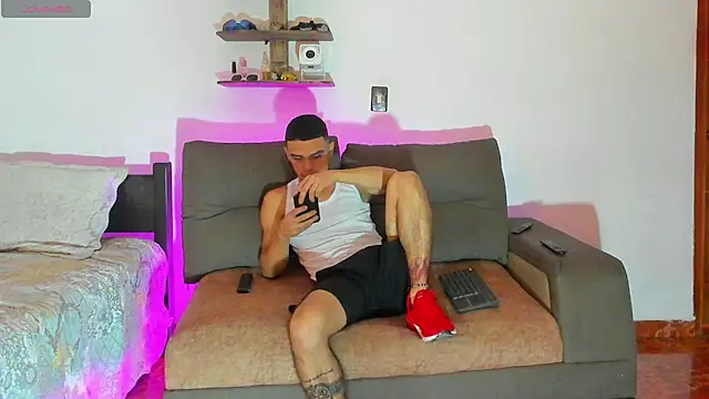 Snapshot of Teo_Rave chatting on 18, 5, 2026 Teo Rave online show from 18, 5, 2026