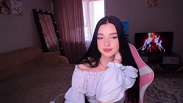 yoursLina online show from 27, 5, 2026