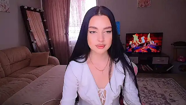 yoursLina online show from 28, 5, 2026
