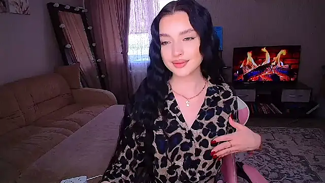 yoursLina online show from 1, 6, 2026