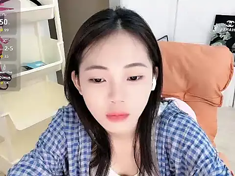 qiuwww003 online show from 20, 4, 2026