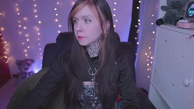 Snapshot of -VKatt chatting on 25, 4, 2026 -VKatt online show from 25, 4, 2026