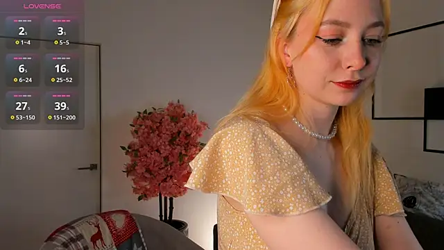 Snapshot of TwinkleFox chatting on 27, 4, 2026 TwinkleFox online show from 27, 4, 2026