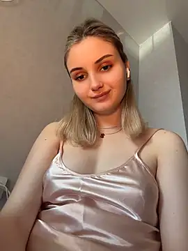Snapshot of AmeliaLux chatting on 17, 5, 2026 AmeliaLux online show from 17, 5, 2026