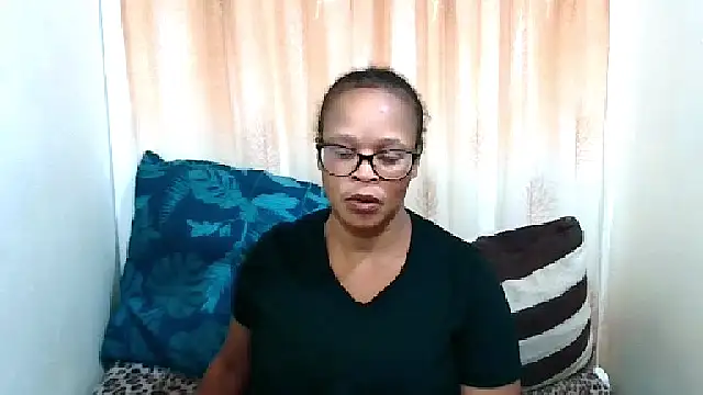 Snapshot of Ebony_Bloom69 chatting on 2, 6, 2026 Ebony Bloom69 online show from 2, 6, 2026