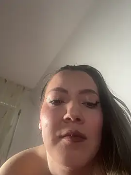 AlyraMoon online show from 22, 4, 2026