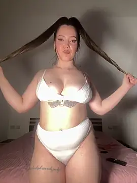 AlyraMoon online show from 22, 4, 2026