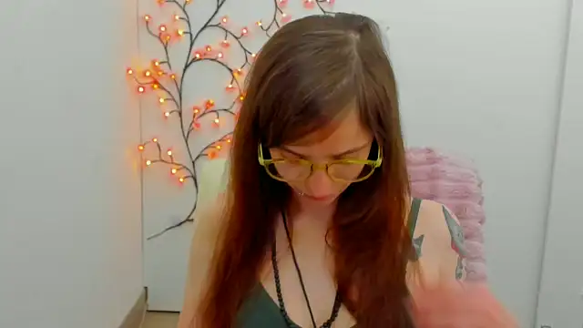 Snapshot of Luna_Tantra chatting on 27, 6, 2026 Luna Tantra online show from 27, 6, 2026
