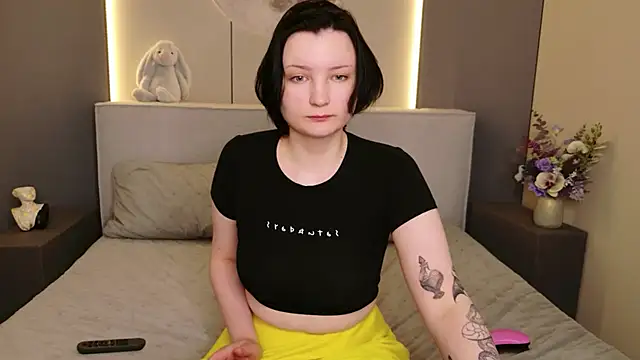 Leonora Santorinies online show from 17, 5, 2026