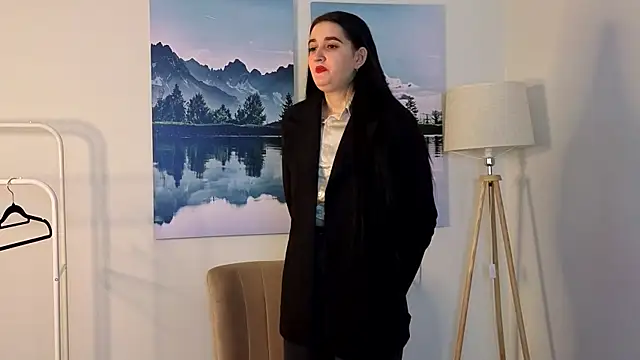 FannieYoshi online show from 21, 4, 2026