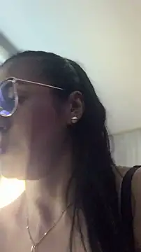Snapshot of Laia_Hills chatting on 20, 5, 2026 Laia Hills online show from 20, 5, 2026