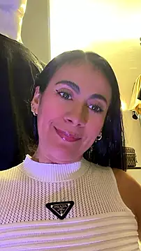 Snapshot of Laia_Hills chatting on 4, 8, 2026 Laia Hills online show from 4, 8, 2026
