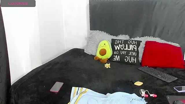 Snapshot of camila_valenciia_ chatting on 8, 7, 2026 camila valenciia online show from 8, 7, 2026