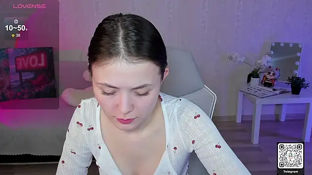 Snapshot of LinnLove chatting on 30, 4, 2026 LinnLove online show from 30, 4, 2026