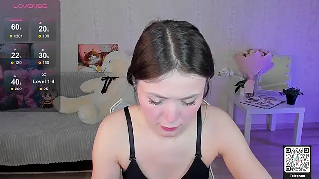 Snapshot of LinnLove chatting on 6, 6, 2026 LinnLove online show from 6, 6, 2026