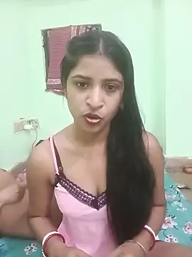 Snapshot of hot-couple-0 chatting on 15, 5, 2026 hot-couple-0 online show from 15, 5, 2026