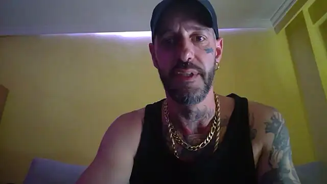 Snapshot of DuroHustler chatting on 23, 5, 2026 DuroHustler online show from 23, 5, 2026