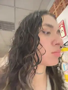 Snapshot of SinSirenXXX chatting on 4, 7, 2026 SinSirenXXX online show from 4, 7, 2026