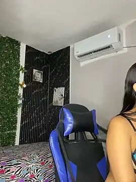 Snapshot of ValentinaLux_Oficiall chatting on 22, 6, 2026 ValentinaLux Oficiall online show from 22, 6, 2026