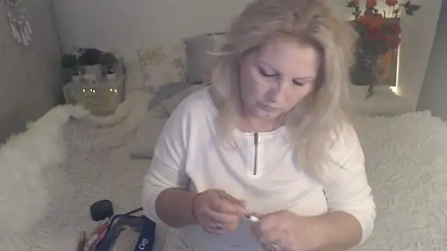 Divineblond online show from 23, 2, 2026