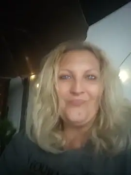 Snapshot of Divineblond chatting on 11, 6, 2026 Divineblond online show from 11, 6, 2026