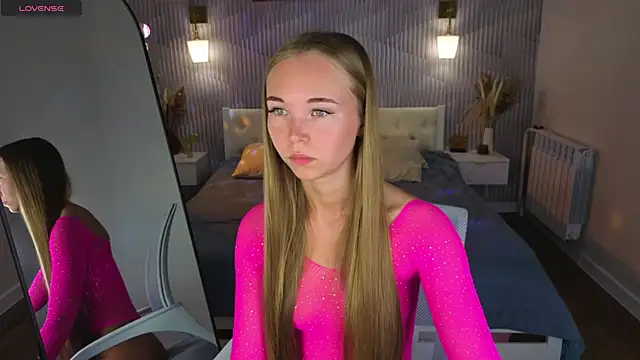 Snapshot of Milana_Sorrento chatting on 16, 6, 2026 Milana Sorrento online show from 16, 6, 2026