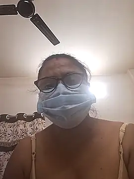 Snapshot of roshnidas1 chatting on 6, 5, 2026 roshnidas1 online show from 6, 5, 2026