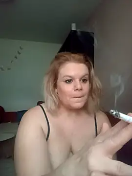 Maryquenn online show from 22, 6, 2026