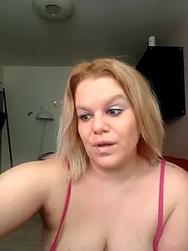 Maryquenn online show from 23, 6, 2026