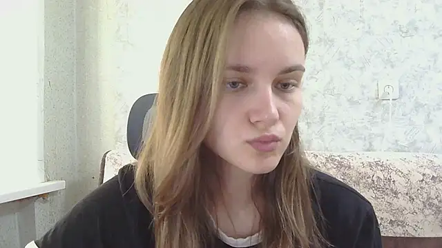 Snapshot of DolcezzaCream chatting on 11, 6, 2026 DolcezzaCream online show from 11, 6, 2026